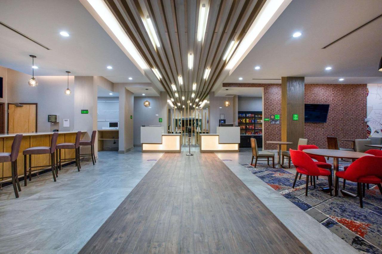 La Quinta Inn & Suites By Wyndham Manassas, Va- Dulles Airport מראה חיצוני תמונה