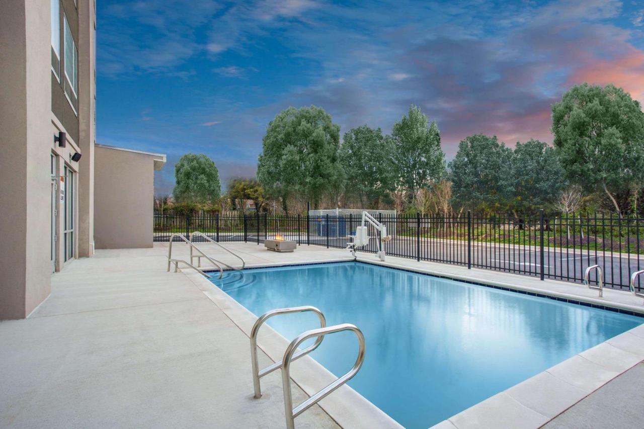 La Quinta Inn & Suites By Wyndham Manassas, Va- Dulles Airport מראה חיצוני תמונה