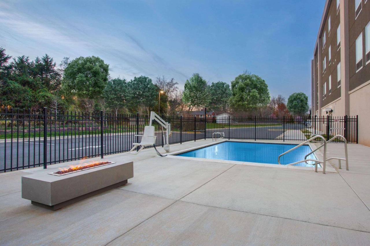 La Quinta Inn & Suites By Wyndham Manassas, Va- Dulles Airport מראה חיצוני תמונה